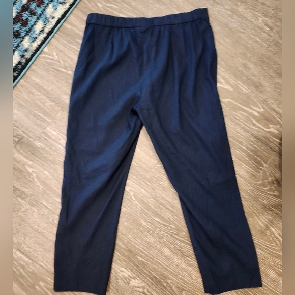 J. Jill Love Linen Navy Wide Leg Cropped Pants with button detailing Size Medium - Picture 8 of 10
